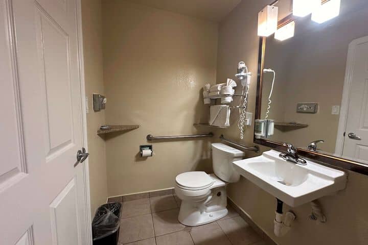 Room 17 of 22
