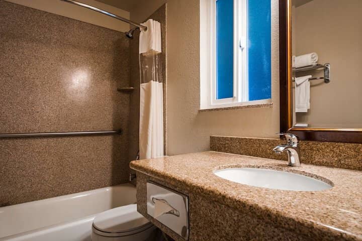 Room 16 of 22