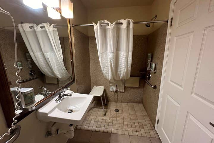 Room 10 of 22