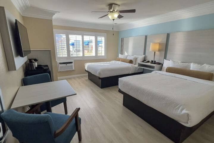 Room 6 of 22