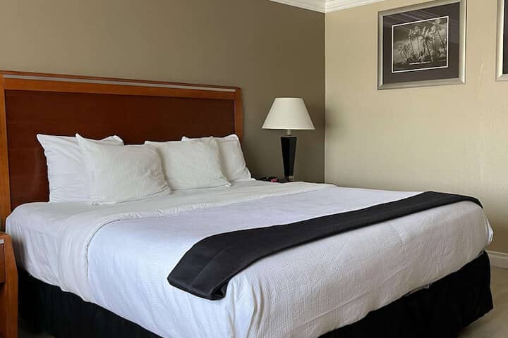 Room 8 of 22