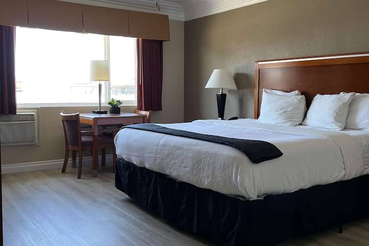 Room 9 of 22